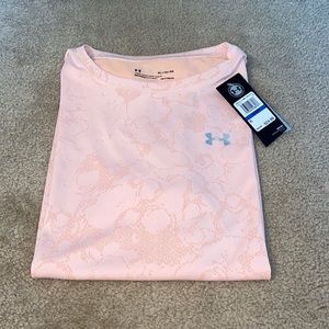 Under Armour NWT Loose Fit Women’s Heatgear Shirt